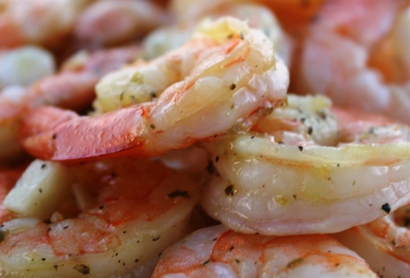 Camarones Salteados al Ajillo con Hierbas Aromáticas