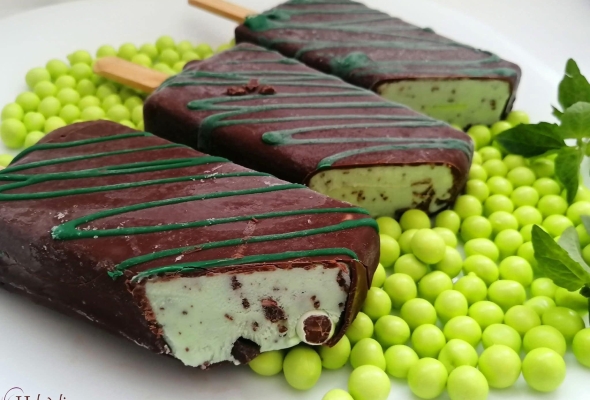 Paleta de Menta y Chocolate con Llovizna Verde