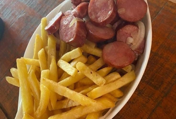 Chorizo con papas fritas