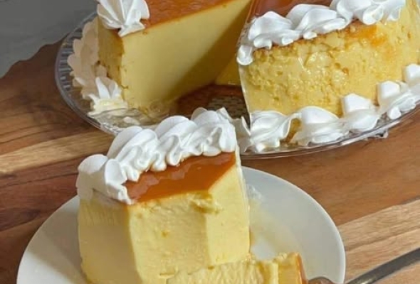 Flan Cremoso con Caramelo y Nata Montada